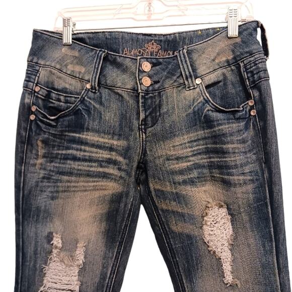 Almost Famous Distressed Jeans Sz 7 Blue Acid Wash Blue Embroidered Pockets Boho - Picture 9 of 16